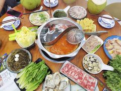 -老何家后安粉·糟粕醋海鲜火锅(三亚湾椰梦长廊店)