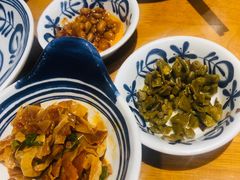-霸蛮湖南菜·牛肉粉(荣京西街店)