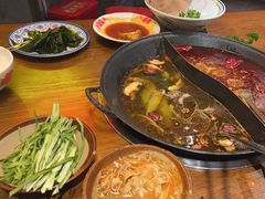 -萍姐火锅·公路夜市(武汉首店)