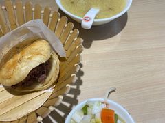 -闫家驴肉老店(华电一校店)