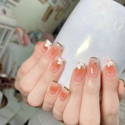 -花系美·美甲美睫精品店