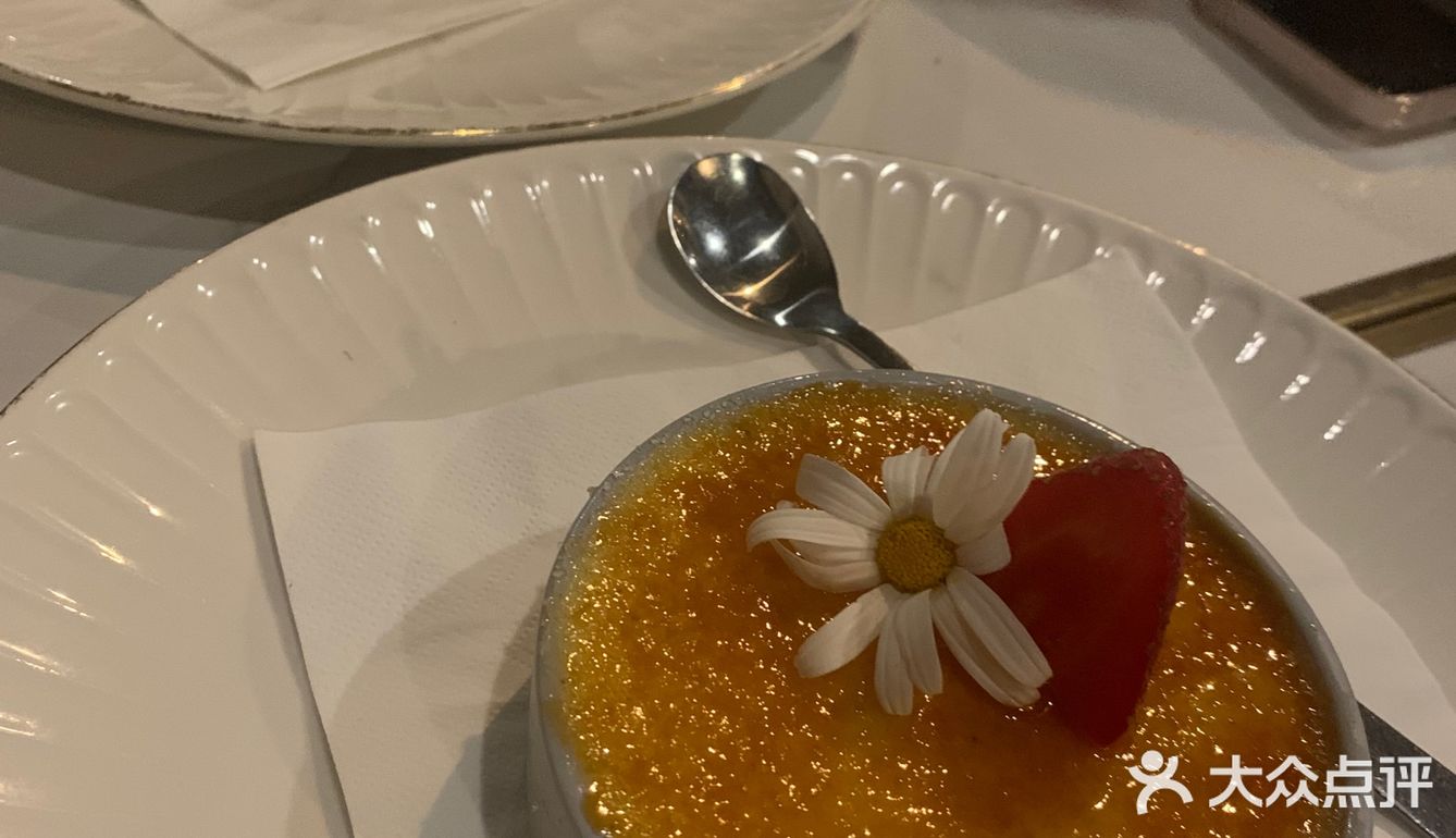 非常值得肯定的是他们家的食物，每一个都非常非常的美味
