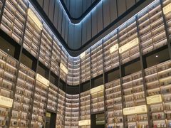 -上海虹桥中心爱琴海亚朵S酒店