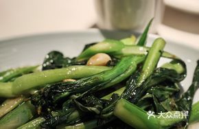 Pork Lard Crumbs Stir-fried with Wild Mustard Greens