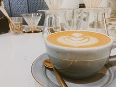 拿铁咖啡-游心咖啡(青山滨江店)
