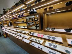 -罗伯特眼镜·蔡司官方授权(罗湖国贸店)