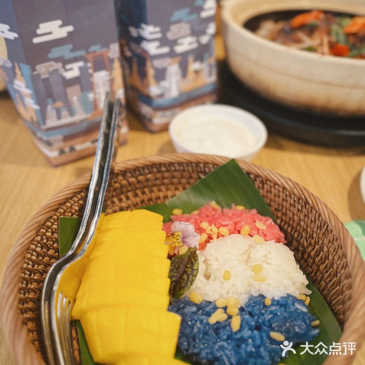 年轻人生活新方式-边吃火锅边烤肉～