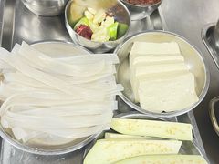 -山河屯铁锅炖鲜鹅·东北菜(开发区一店)