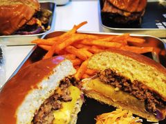 -TRIPS BURGER(大钟寺店)
