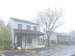 -田园东方蜜桃村的田野营地