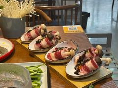 浇汁肥牛肉-正宗齐齐哈尔烤肉·齐牛哥鲜切炭火烤肉(杭州总店)