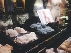 -Victoria's Secret(杭州湖滨银泰in77店)