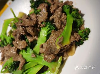 路过丘北县看食客不少热热闹闹去试试，服务生态度阔以