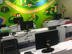 -The ONE 智能钢琴教室音乐恋琴吧·青岛市海玖玖艺术培训学校