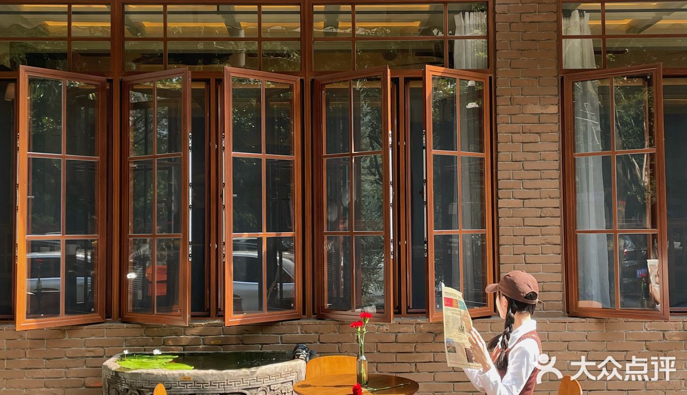 成都 | 独栋复古小洋楼🍁街头沐浴秋日阳光