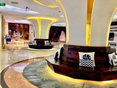 -皇马海口湾海景酒店(万绿园秀英港店)