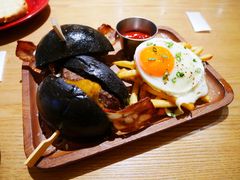 27&nbsp;牛肉汉堡-HELLO 27 意面·沙拉·帕尼尼