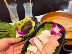 -鲜入围煮花胶鸡海鲜火锅