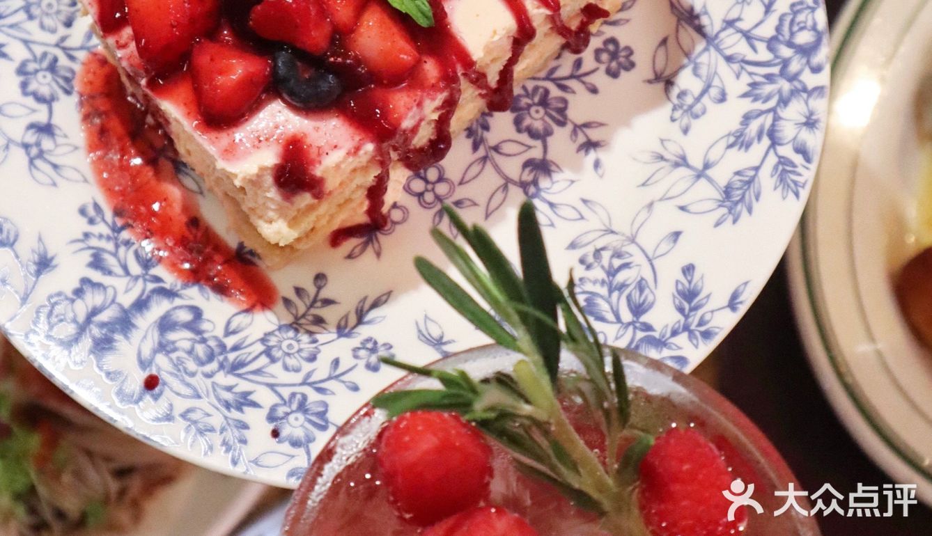 和喜欢的人一起吃饭，连空气都会变得浪漫！