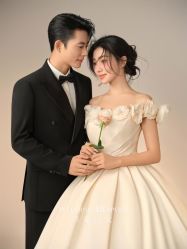 -喜爱高定婚纱摄影