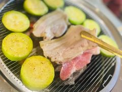 -围炉肉舍•炭烤活鳗•丹东海鲜烤肉(步行街店)