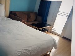 -吾遇酒店(深圳火车站罗湖口岸店)