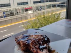 秘制照烧鸡腿饭-东方既白(上海浦东国际机场)
