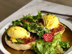 慢炖手撕牛肉班尼迪克蛋-The Rug Cafe(王府中环店)