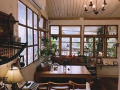 靠窗位-懒鱼时光馆(沙坪坝店)
