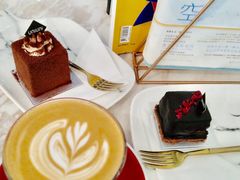 -UNI UNI(环亚凯瑟琳店)