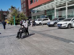 -北医三院门诊部-地上停车场