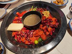 -爱你您·自家鱼塘·活水喷泉鱼火锅(八里店)