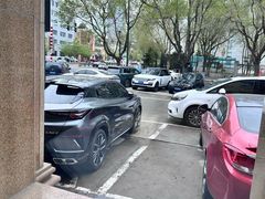 -八府香鸭·啫啫煲(华山路店)