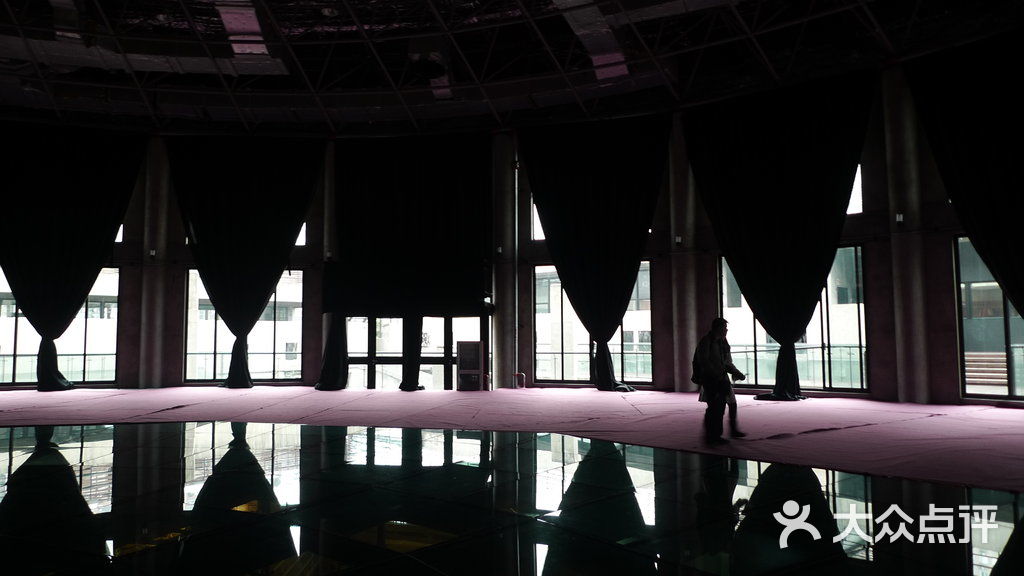 空中剧院                 alice吃游仙境           alice吃游仙境