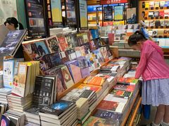 -西西弗书店&矢量咖啡(凯德晶萃广场店)