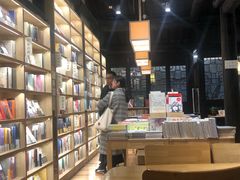 店内环境-猫的天空之城概念书店(杭州南宋御街店)