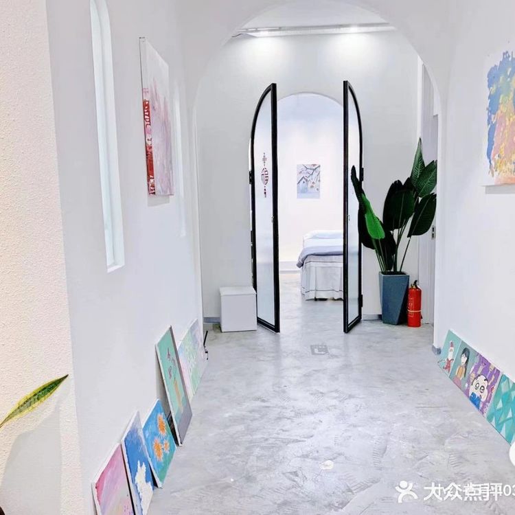 闭眼入纹眉