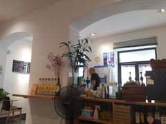 -WOW coffee