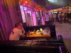 -喜鹊音乐酒馆(西街店)
