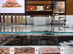 面包甜点陈列柜-Laderach 莱德拉(上海环贸iapm店)