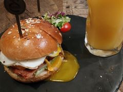 经典芝士汉堡-HIGH FIVE哈福手工汉堡(桂林路店)