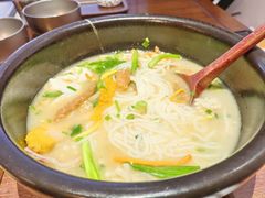 -银米·云南传统过桥米线(双廊黑金冠店)