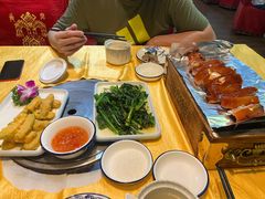 -东方之猪四更烤乳猪(金垦总店)