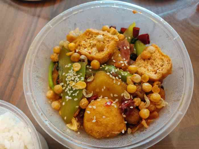 打包了麻辣香锅,辣度咸度都很精准,食材也还算新鲜.