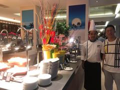 自助取餐区-海口绿发希尔顿酒店-田园汇自助餐·三文鱼·海鲜