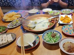 -洱火云南酸菜牛肉火锅(石景山当代商城店)