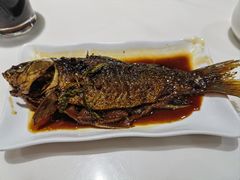 芹酥鲫鱼-怡得观滇餐厅·地道昆明菜·1996(海埂大坝店)