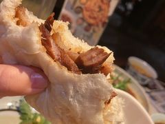 酒酿馒头配扣肉-卯时·龙光雅宴·精致锡帮菜(惠山古镇店)