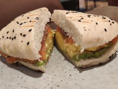 烟熏三文鱼牛油果三明治-Wagas沃歌斯(正大乐城店)