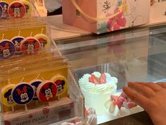 -花花卷卷·鲜食蛋糕(静安久光百货店)